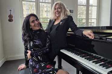 Deux amies, un récital de piano